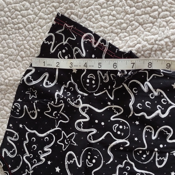 NWT Koi By Kathy Peterson Size XXS Black Metallic Gingerbread Alice Scrub Top - Picture 14 of 16